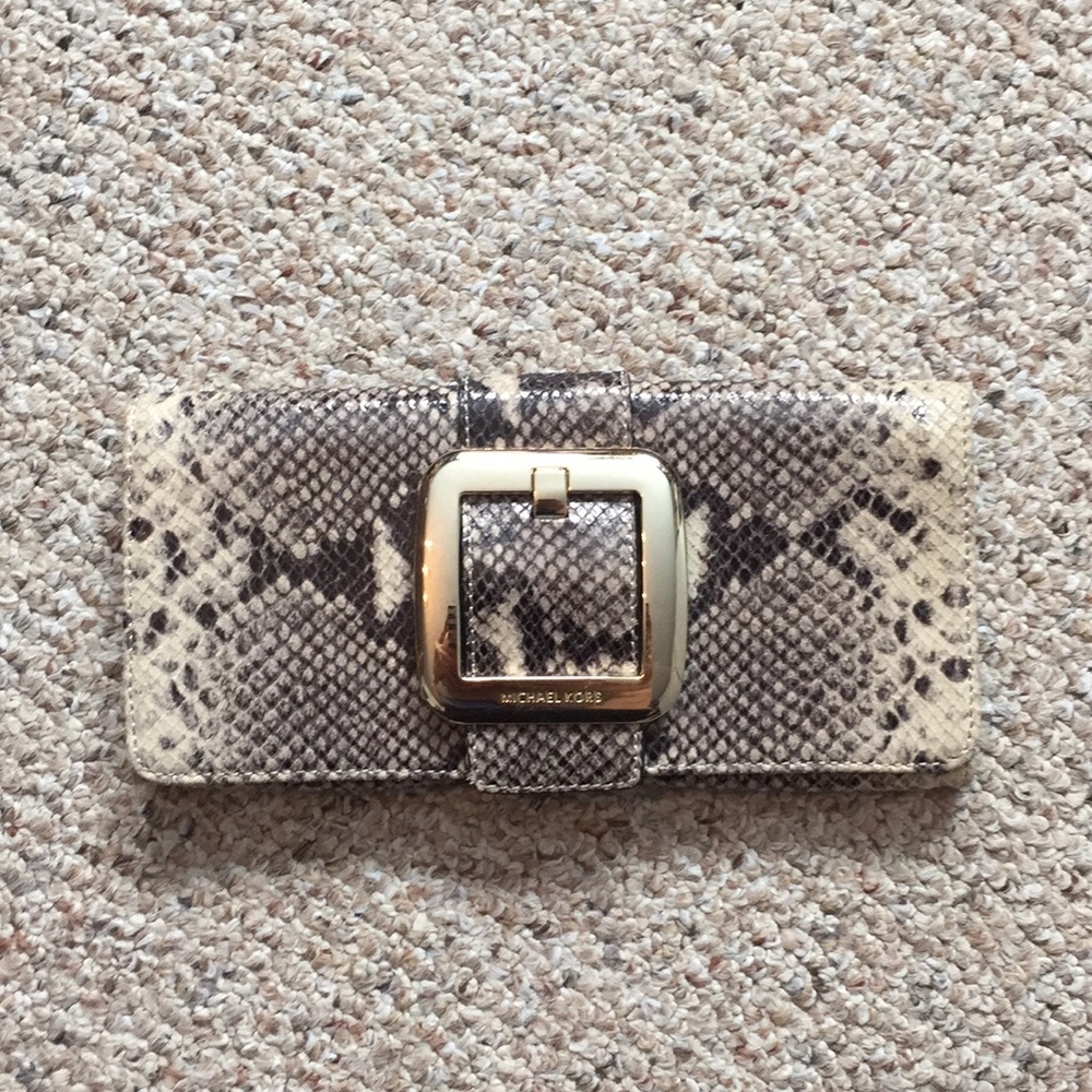 MK Snake Clutch